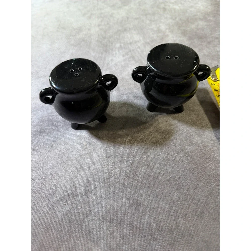 Vintage Black Ceramic Cauldron Salt and Pepper Shakers Set Gothic Witchy Decor